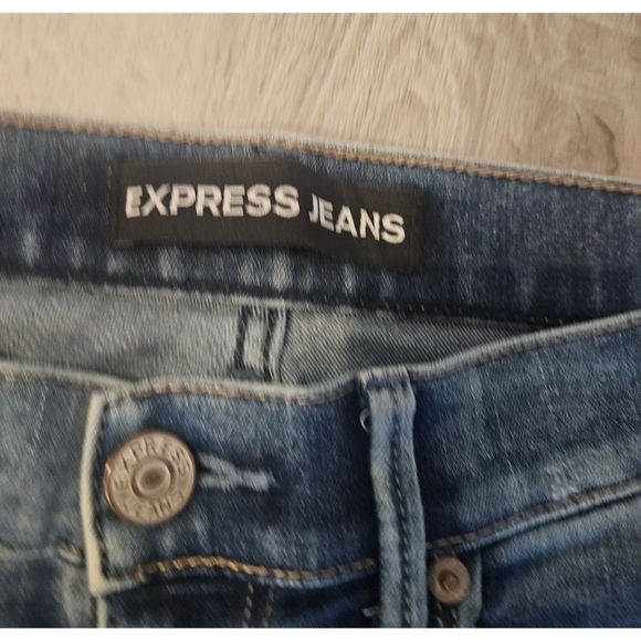 Express Mid Rise Jeans - Picture 4 of 5